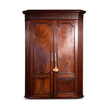 Early George III Mahogany Hanging Corner Cupboard, Late 18th Century