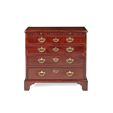 George III Small Bachelor's Chest Of Drawers, 18th Century