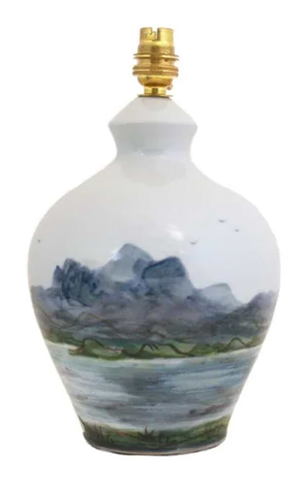 Highland Stoneware Medium Ginger Lamp