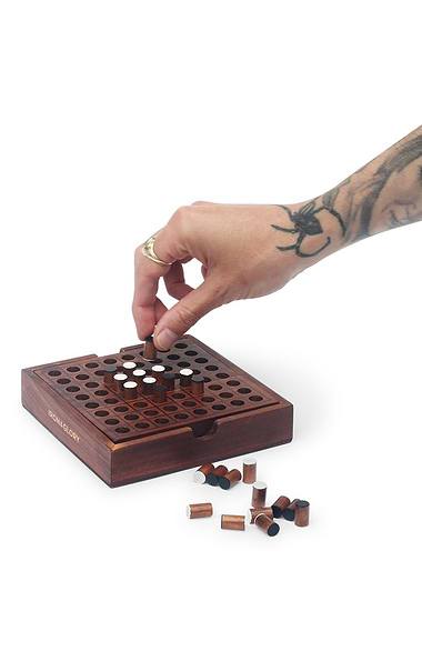 Iron and Glory Reversi Game
