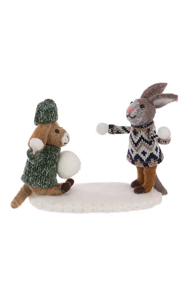 Felt Snowball Fight Decoration