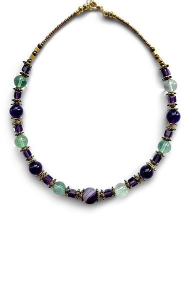Ladies Vintage-Look Gemstone Necklace