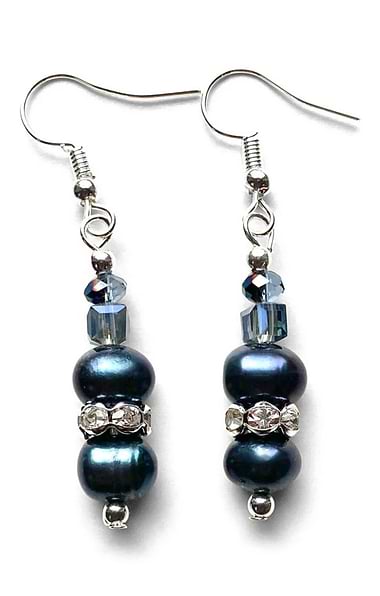 Ladies Freshwater Pearl Earrings