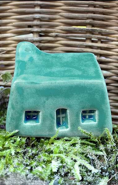 Glenshee Pottery Wee Bothie
