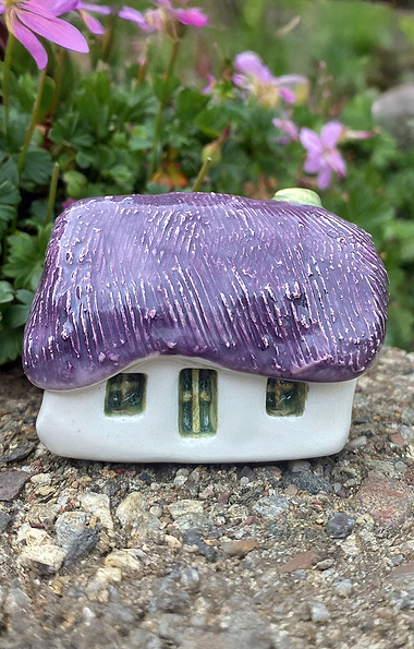 Glenshee Pottery Wee Thatched Bothie