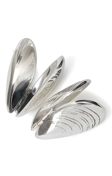Pair of Mussel Eaters