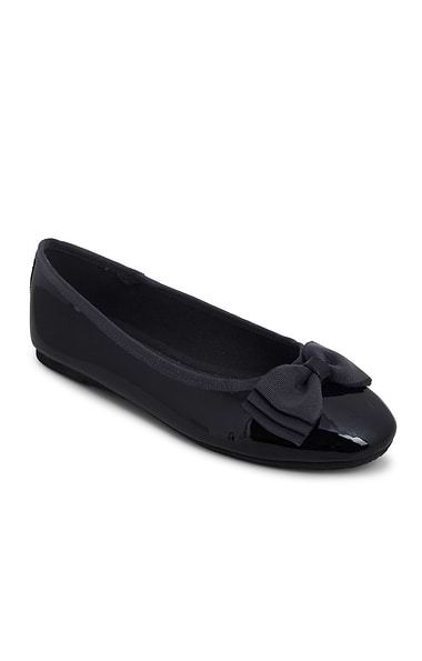 Ladies Patent Bow Pumps
