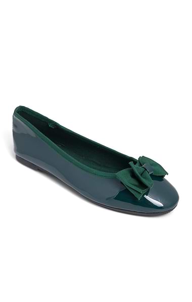 Ladies Patent Bow Pumps