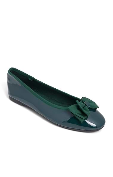 Ladies Patent Bow Pumps
