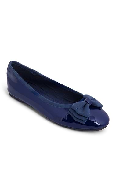 Ladies Patent Bow Pumps