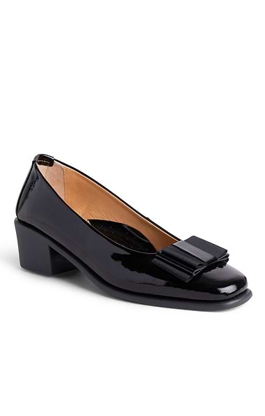 Ladies Soft Patent Pump with Bow