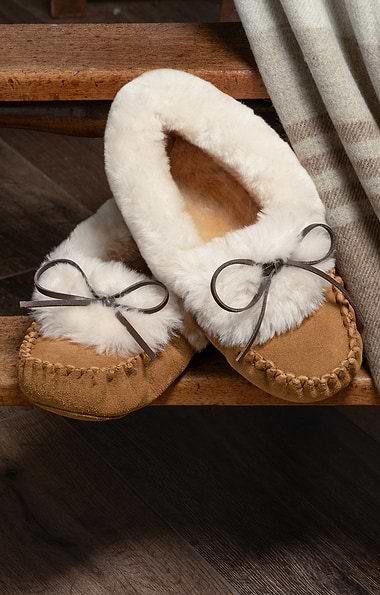Ladies Sheepskin Tie Slipper