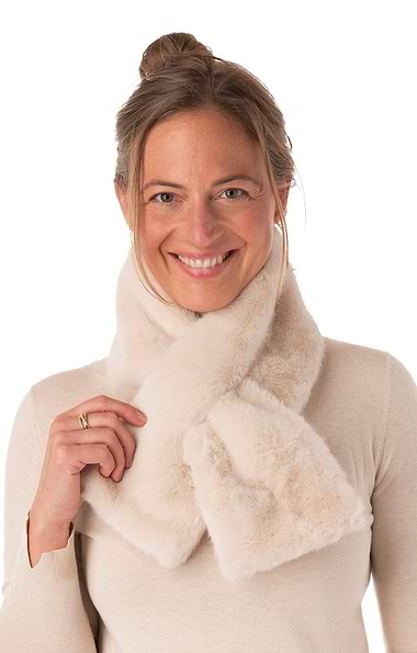 Ladies Franchetti Bond Faux Fur Scarf
