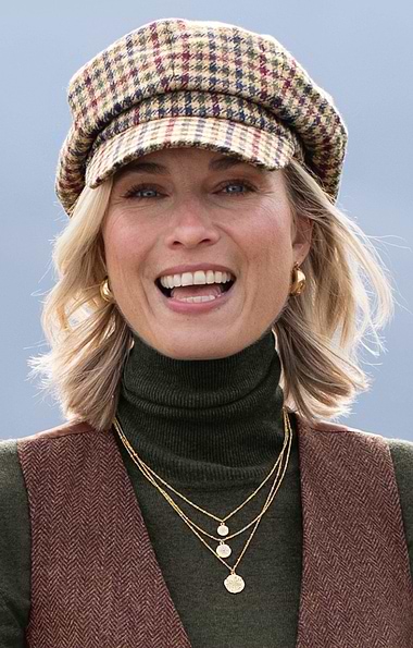 Ladies Tweed 8 Piece Hat