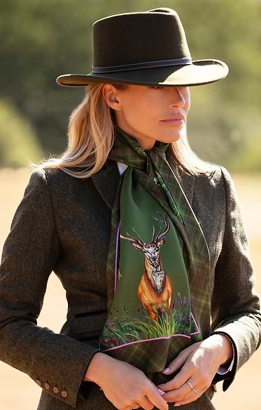 Ladies Clare Haggas Caledonia Classic Scarf