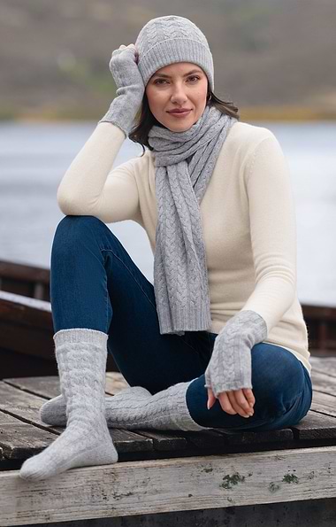 Ladies 3-Ply Cashmere Cable Bed Socks