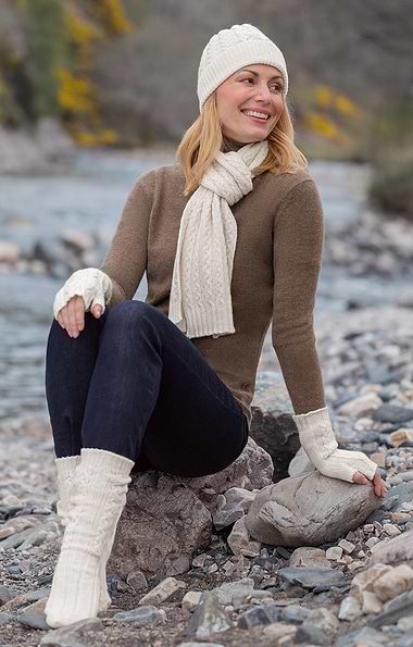 Ladies 3-Ply Cashmere Cable Bed Socks