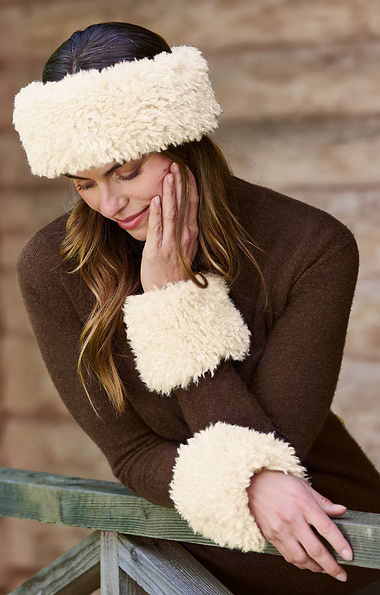 Ladies Helen Moore Faux Sheepskin Wristwarmers