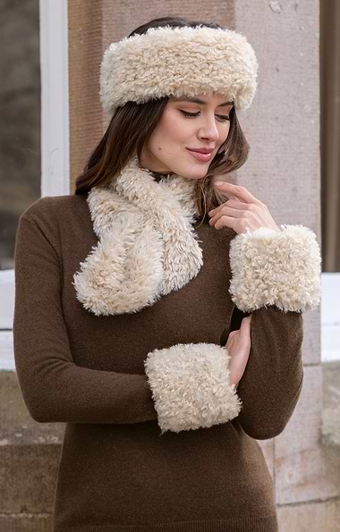 Ladies Helen Moore Faux Sheepskin Wristwarmers