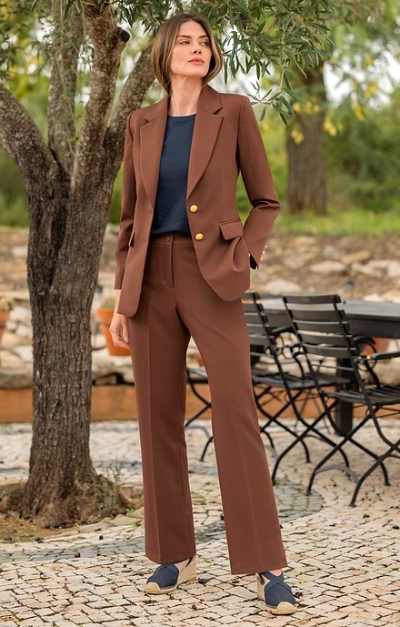smart casual dress code for afternoon tea What to Wear to High Tea From Modern to Traditional Dress for a Night