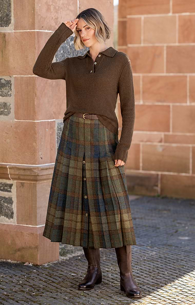 Ladies Tweed Horn Button Skirt
