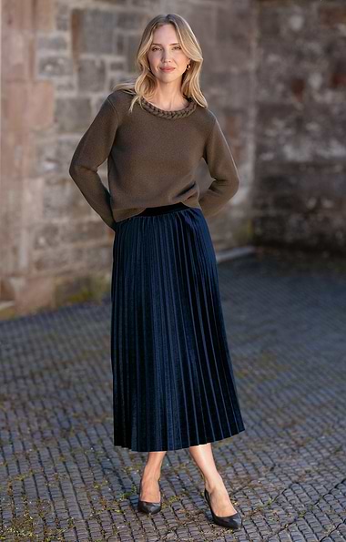 Ladies Velvet Pleat Skirt