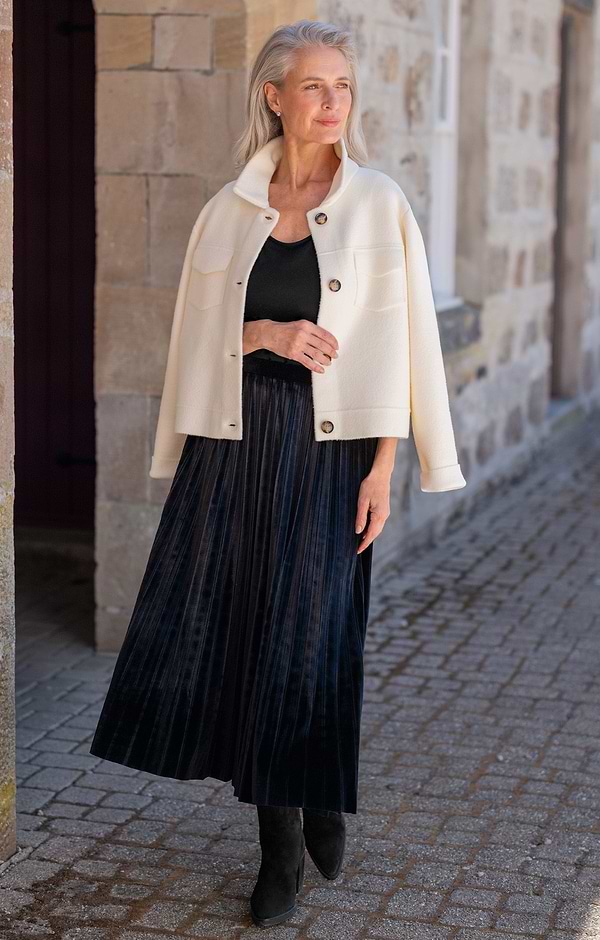Ladies Pleated Velvet Maxi Skirt