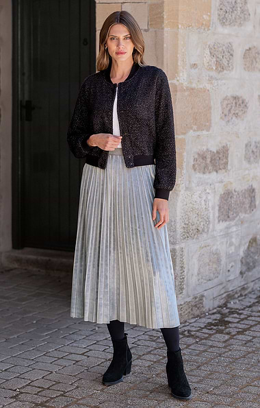 Ladies Pleated Velvet Maxi Skirt