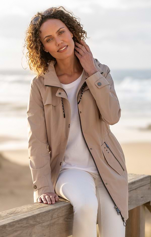 Ladies Lightweight Hooded Parka