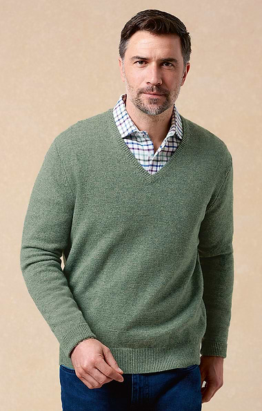 Men's Lambswool V Neck