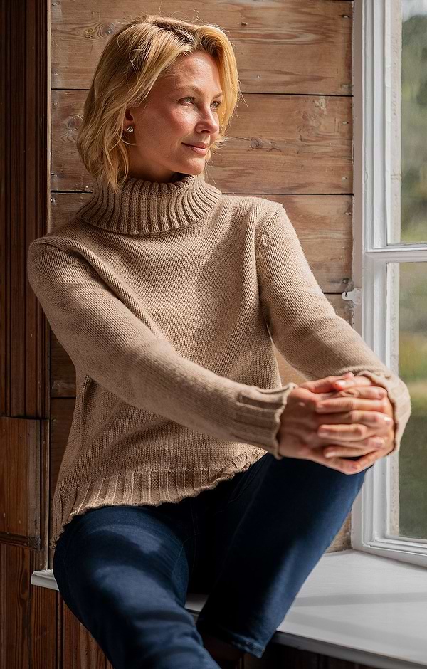 Ladies Lambswool Modern Box Roll Neck