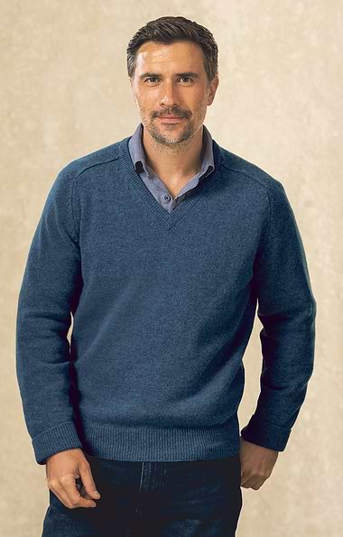 Men's 2-Ply Lambswool V-Neck