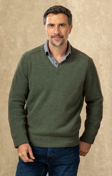 Men's 2-Ply Lambswool V-Neck