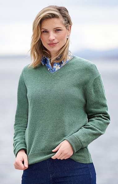 Ladies House of Bruar Lambswool V-Neck Sweater