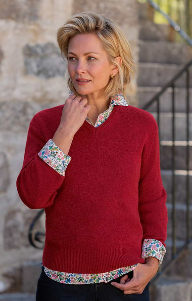Ladies House of Bruar Lambswool V-Neck Sweater