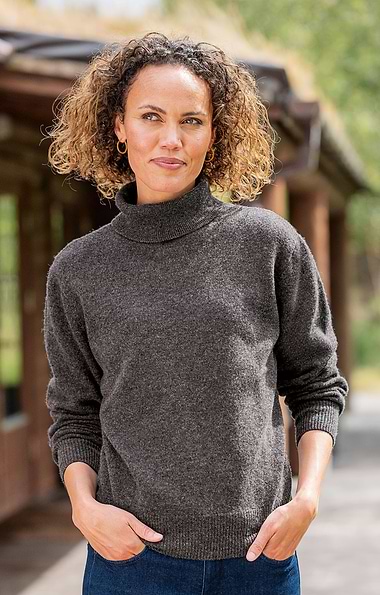 Ladies House of Bruar Lambswool Roll Neck