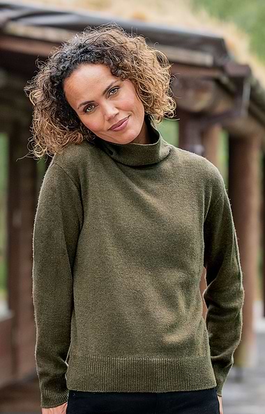 Ladies House of Bruar Lambswool Roll Neck