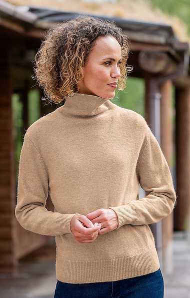 Ladies House of Bruar Lambswool Roll Neck