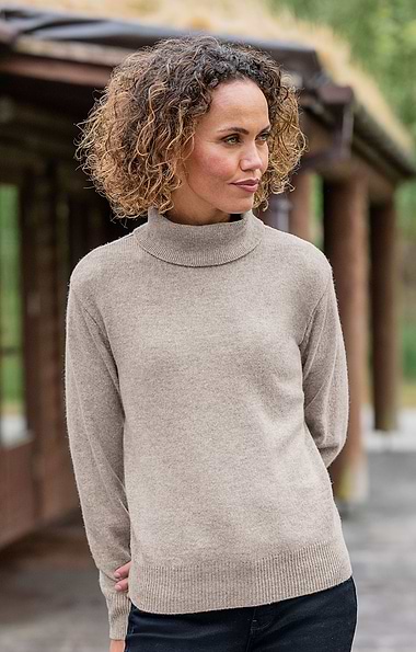 Ladies House of Bruar Lambswool Roll Neck