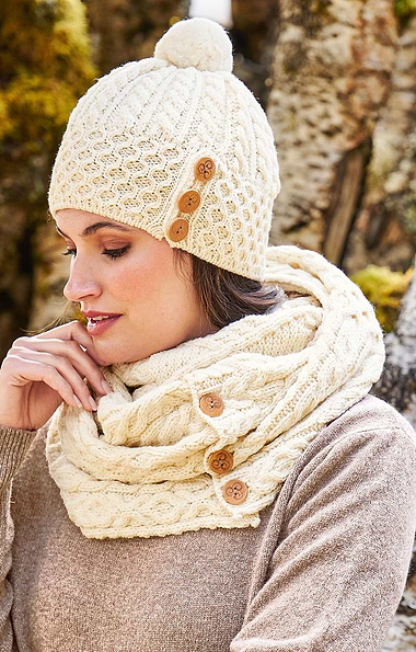 Ladies Five Button Merino Snood