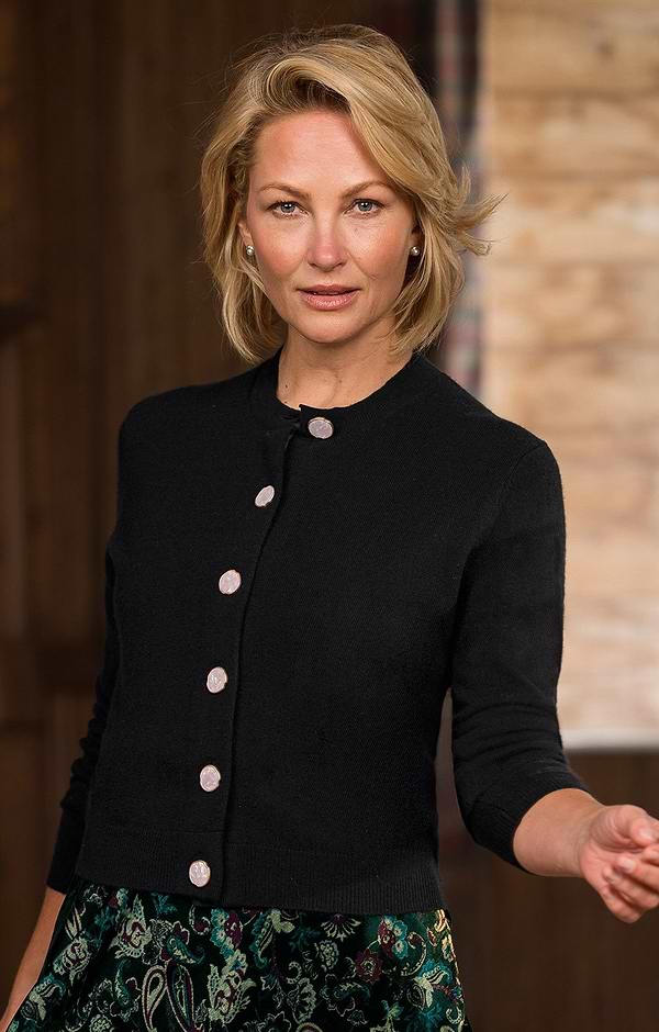 Ladies Cashmere Pendant Button Cardigan