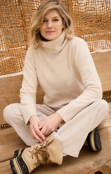 Ladies Wool Turtleneck Sweater