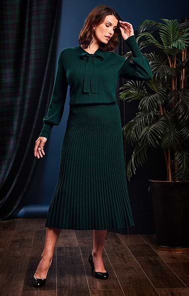 Ladies Merino Cashmere Pleat Skirt