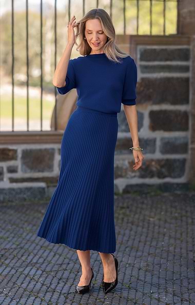 Ladies Merino Cashmere Pleat Skirt
