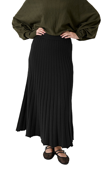Ladies Knitted Pleated Skirt