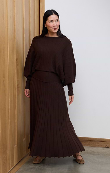Ladies Knitted Pleated Skirt
